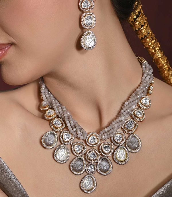 Spectacular Grey Necklace WIth Earrings - Image 2