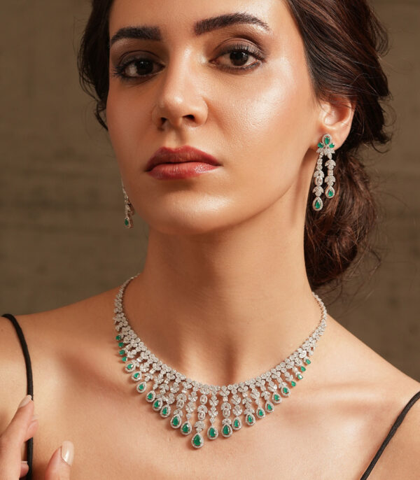 Diamond Fringe Emerald Necklace Set