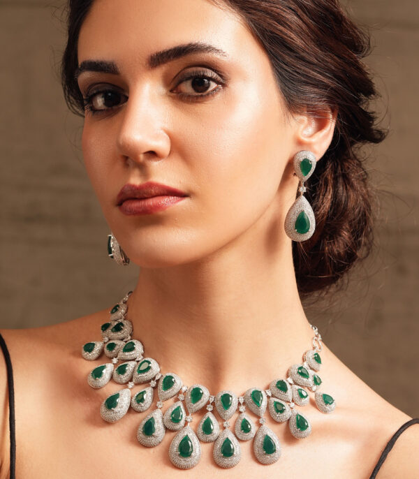 Emerald Tear Drop Diamond Necklace Set