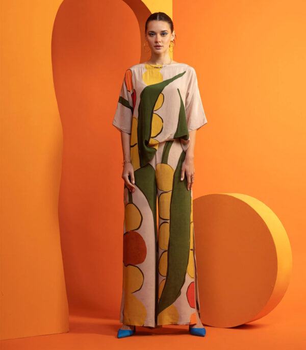 BOXY TOP WITH SLITTED PANTS