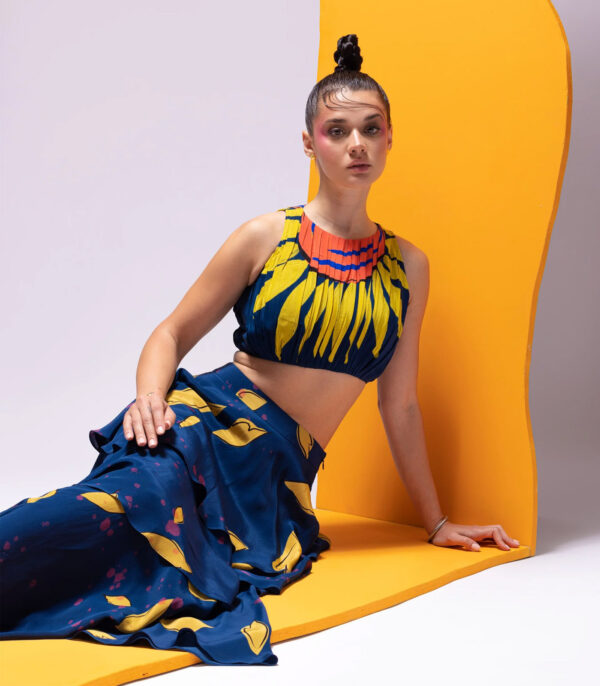 THREE TIERED SKIRT WITH CROP TOP - Image 4