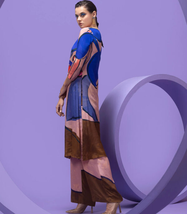 HIGH SLITTED KURTA WITH PANTS - Image 2