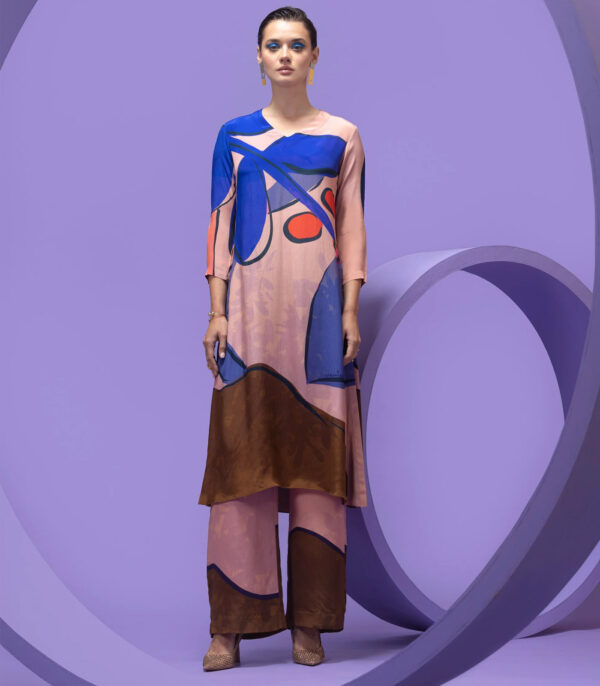 HIGH SLITTED KURTA WITH PANTS