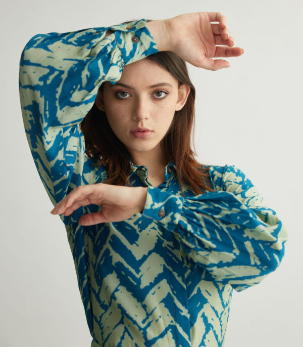 AQUA & BLUE CHEVRON PRINT SHIRT - Image 3
