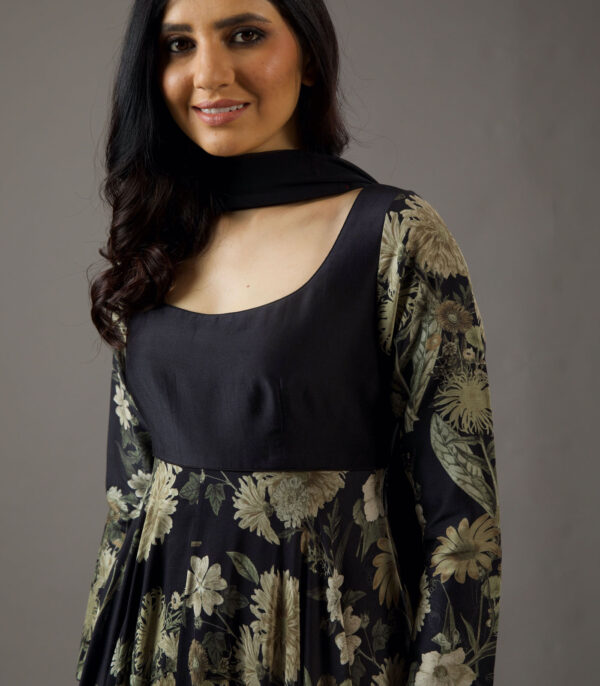 Chanderi silk black printed anarkali set - Image 3