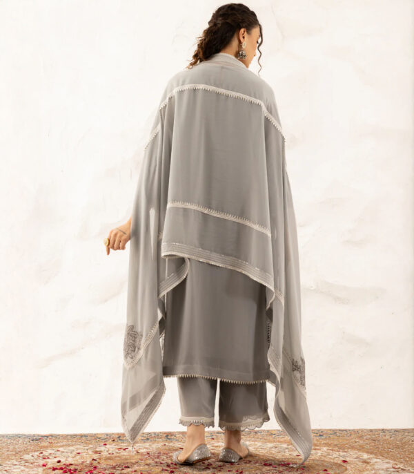 Yukti Suit With Plazzo - Image 2