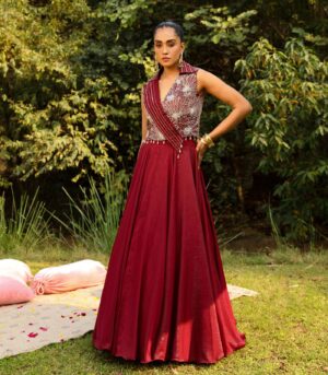 AAHANA CROP JACKET WITH SKIRT