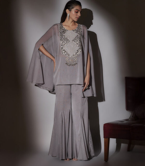 BELLA CAPE SET