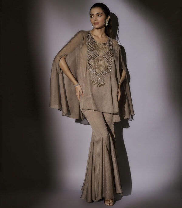 BELLA CAPE SET