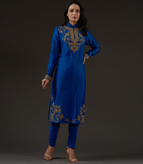 EMBROIDERED STRAIGHT KURTA SET - Image 2