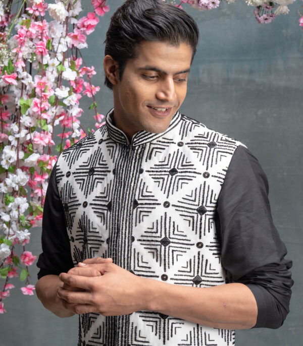 Ivory And Black Geometric Embroidered Bundi With Kurta Set - Image 4