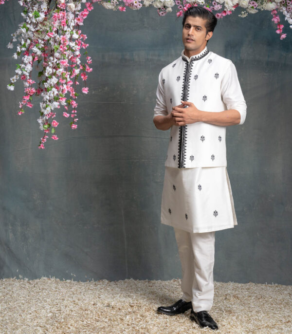 Ivory And Black Bundi Kurta Set With All Over Embroidered Motifs - Image 3