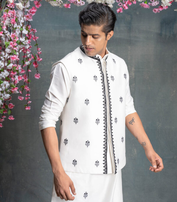 Ivory And Black Bundi Kurta Set With All Over Embroidered Motifs - Image 4