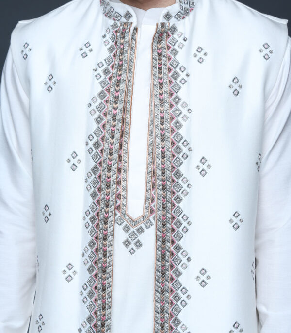 Ivory Geometric Embroidered Bundi Kurta Set - Image 2