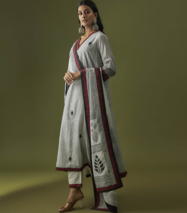 All Over Hand Embroidered Motif Kurta Pant Set - Image 2