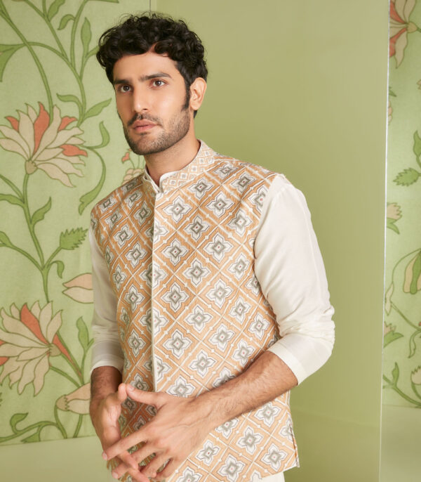 Ivory Applique Embroidery Bundi Kurta Set - Image 3