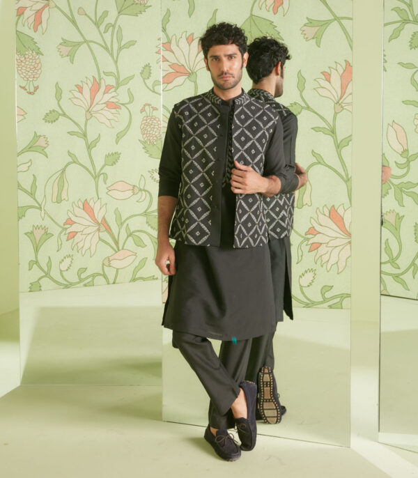 Black Kurta Bundi Set - Image 4