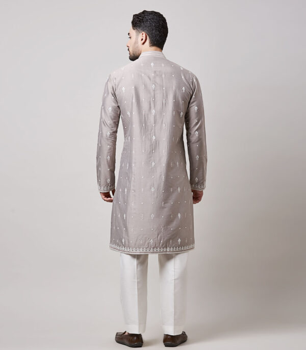 GREY MUGHAL BUTTI EMBROIDERED KURTA SET - Image 4