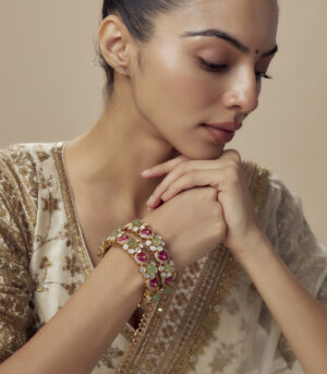 Multicolored Womens Kundan, Polki Pair of Bangles