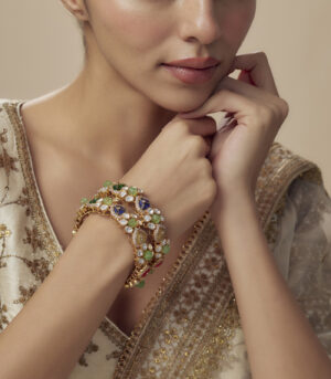 Multicolored Womens Kundan, Polki Pair of Bangles
