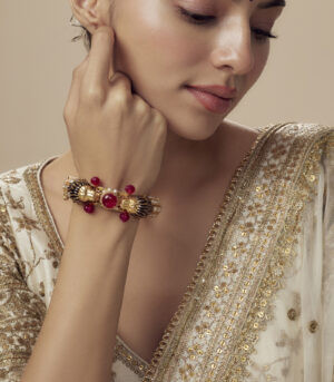 Gold Plated Red Womens Kundan, Polki Kadas