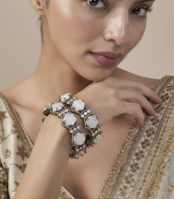White Womens Kundan, Polki Pair of Bangles