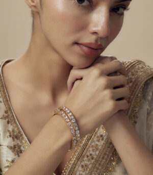 White Womens Kundan, Polki Pair of Bangles