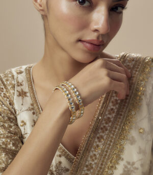 White Womens Kundan, Polki Pair of Bangles