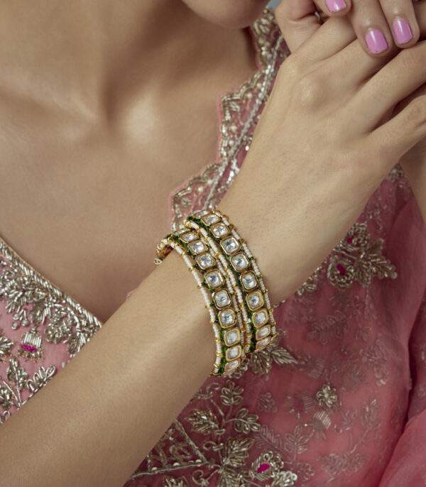 White Kundan, Polki Womens Pair of bangles - Image 2