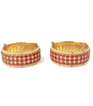 Red Womens Kundan, Polki Pair of bangles