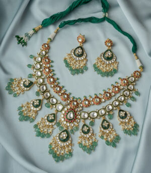Green Womens Short Necklace Set with Pair of Earrings