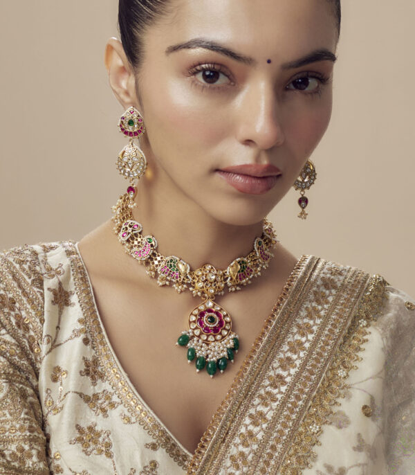 Multicolored Womens Kundan, Polki Short Necklace Set with Pair of Earrings