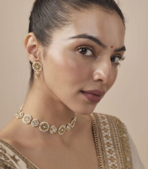 Polki Short Necklace Set with Pair of Earrings