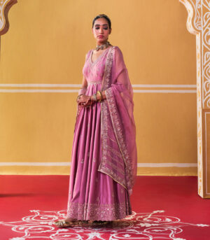 Aaisa Anarkali