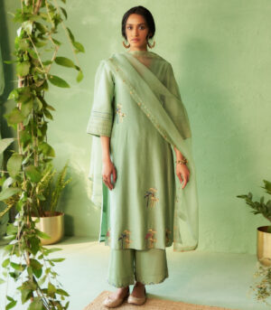 A-line kurta featuring open flared sleeves set