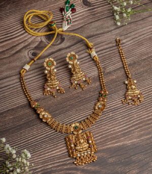 Gold Plated Short Necklace Set with Maangtikka & Pair of Earrings