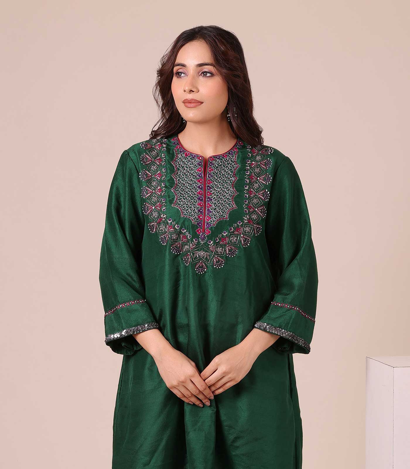 Elegant green kurta set - Image 2