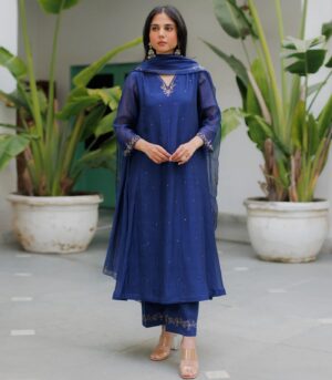 AMIRA KURTA SET