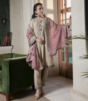 NOOR E SUMMER KURTA SET