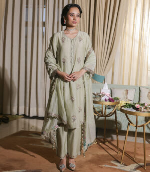 NOOR E BOW KURTA SET