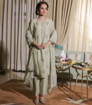 NOOR E BOW KURTA SET