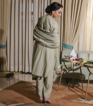 NOOR E BOW KURTA SET