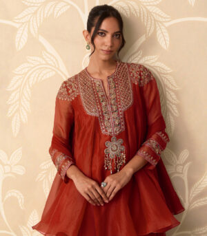 Surkh Kurta Salwar Set