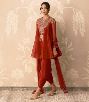 Surkh Kurta Salwar Set
