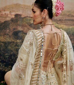 Shvet Afsana Lehenga with Single Dupatta