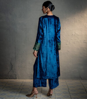 Maaya Blue V neck kurta Set