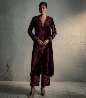 Maaya Brown V neck kurta Set