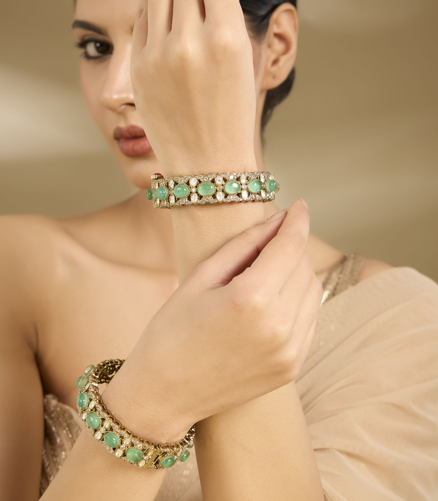 Emerald and Gold Kundan Bangle - Image 3