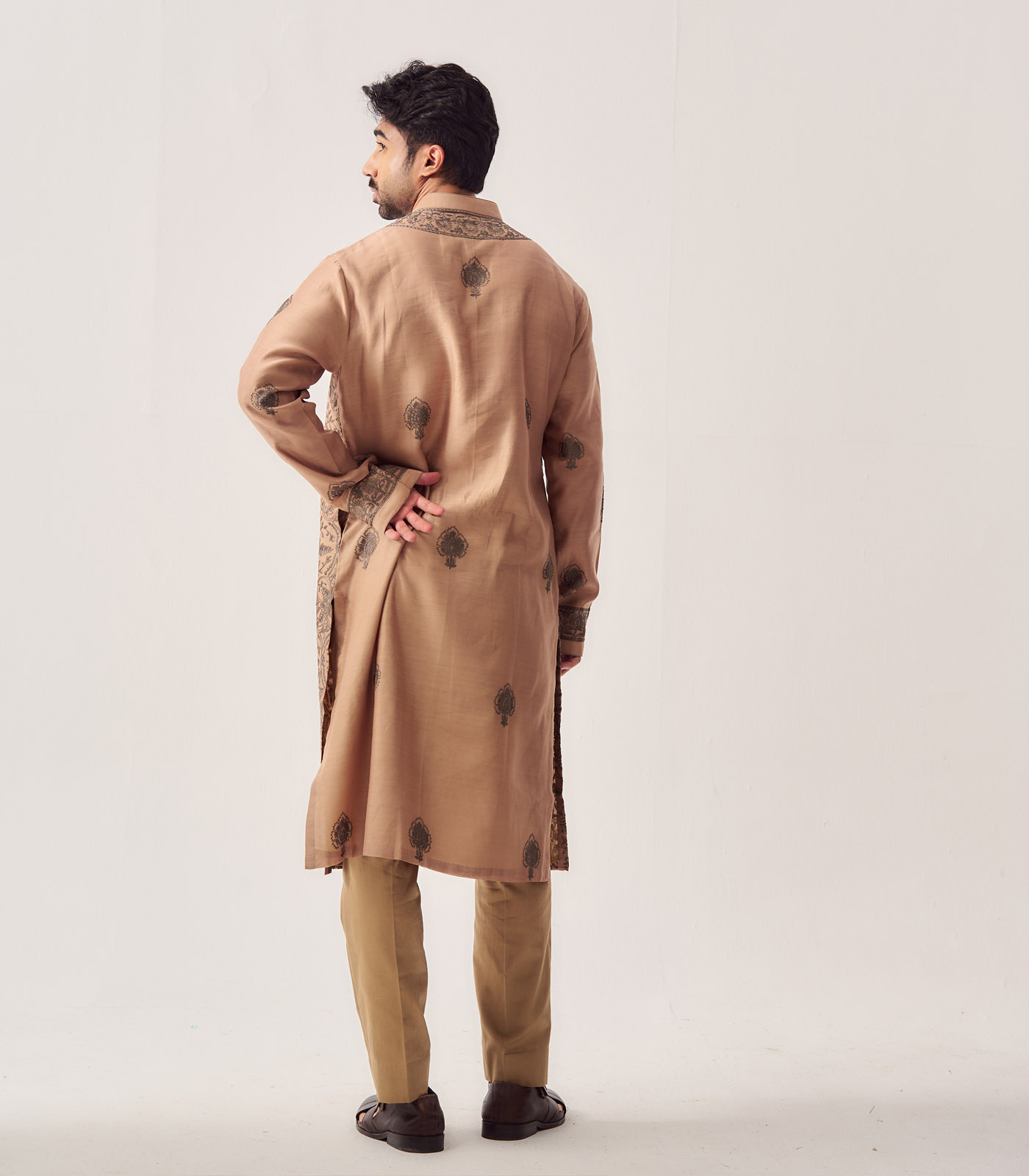 Chanderi Handloom Kurta paired with Pyjama Pants - Image 2