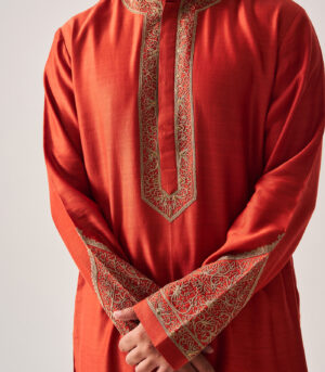 Chanderi Handloom Kurta paired with Churidar Pants